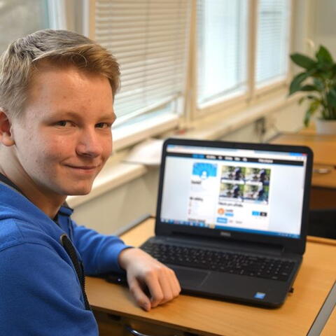 Daniel Krejčí a jeho aplikace You-too.cz - 3. místo na JuniorInternetu 2015 v kategorii Junior Web. |foto: Jan Mečiar 1.B