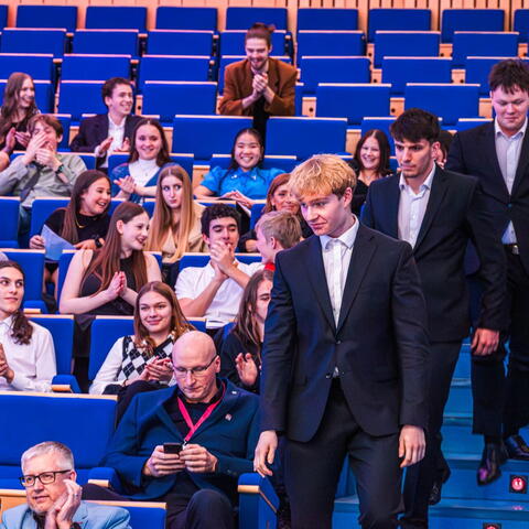 CIMF 2026 - krajské kolo - Martin Pytlík, Erik Macák a Michal Tvaroh jdou převzít cenu za 1. místo v kategorii Exaktní a IT vědy.