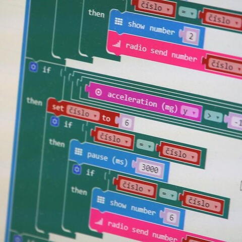 1. ročník Hackathonu BBC micro:bit - kód v Microsoft Block Editoru - tohle nemůže fungovat ...