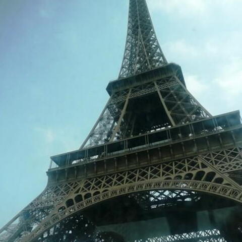 Pár foteček Eiffelovy věže a tradá domů...