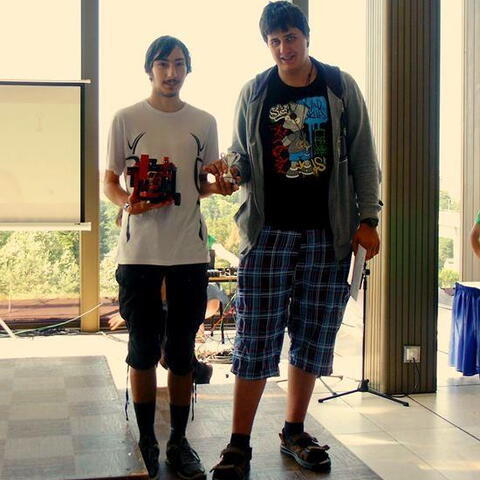 Tomáš s Jakubem - druží na 12. ročníku mezinárodního robotického dnu.