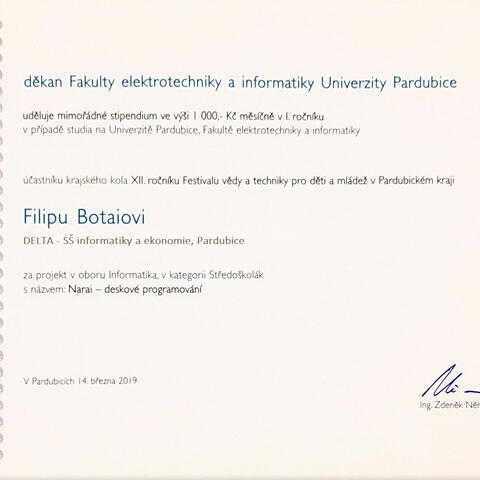 Ocenění a stipendium děkana Fakulty elektrotechniky a informatiky Univerzity Pardubice pro Filipa Botaie.
