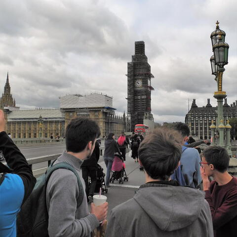 Westminster Bridge a pod lešením BigBen