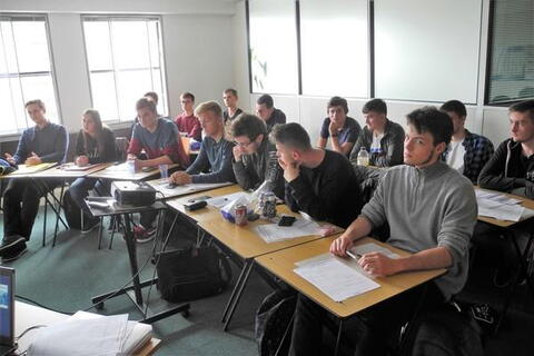 ADC College: školení, cestovní instrukce, ... A zítra již práce naostro.
