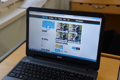 Aplikace You-too.cz obsadila na letošním JuniorInternetu 3. místo. Autorem je Daniel Krejčí z 1. ročníku soukromé školy informatiky a ekonomie DELTA. |foto: Jan Mečiar 1.B
