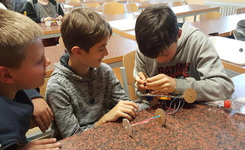 Akademie programování BBC micro:bit na Základní škole Závodu Míru. | Foto: Pavel Čáp