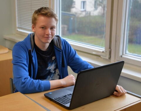 Daniel Krejčí a jeho aplikace You-too.cz - 3. místo na JuniorInternetu 2015 v kategorii Junior Web. |foto: Jan Mečiar 1.B