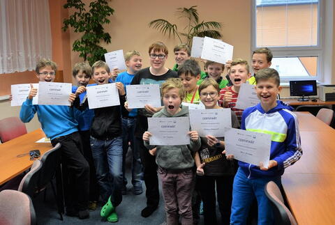 Předávání certifikátů na ZŠ Třebovského v Ústí nad Orlicí | Foto: Archiv školy