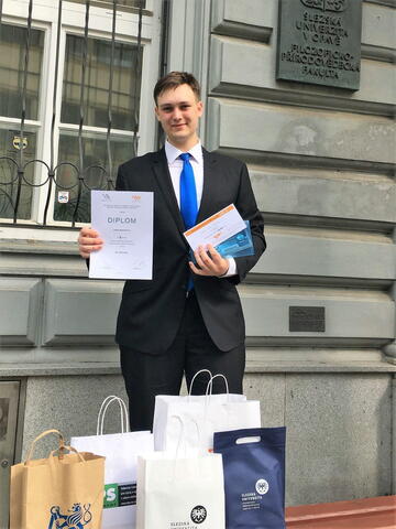Luboš Zápotočný - vítěz SOČ 2019 a "plné tašky" ocenění :-)