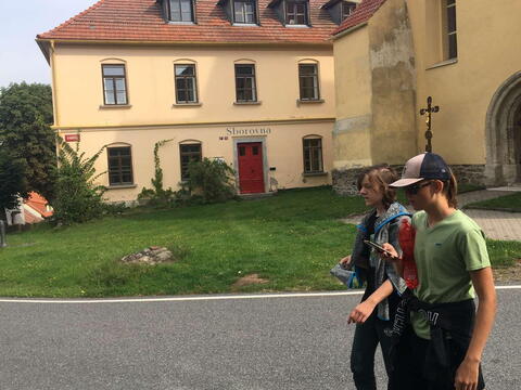 Adaptační kurz - na výletě do Zbraslavic. Co tady dělá sborovna?!?