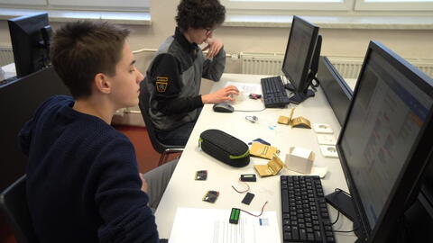 1. ročník Hackathonu BBC micro:bit - a už se programuje...