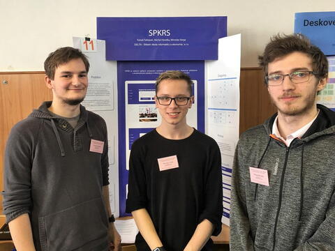 Speakers: Tomáš Faltejsek, Michal Havelka a Míra Varga porotcům trošku vyrazili dech. Fungují už jako firma s týmovým vývojem, rozdělení rolí a standardizovanými "výrobními" procesy.
