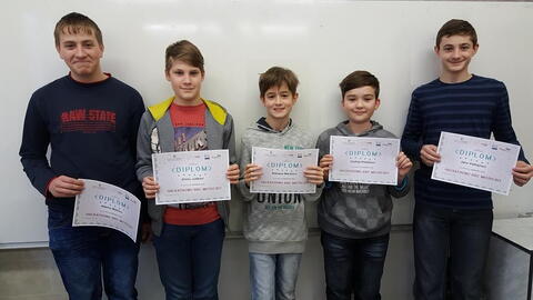 Vítězové regionálního kola Východní Čechy v hackathonu BBC micro:bit. | Foto: Pavel Čáp