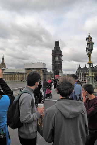 Westminster Bridge a pod lešením BigBen