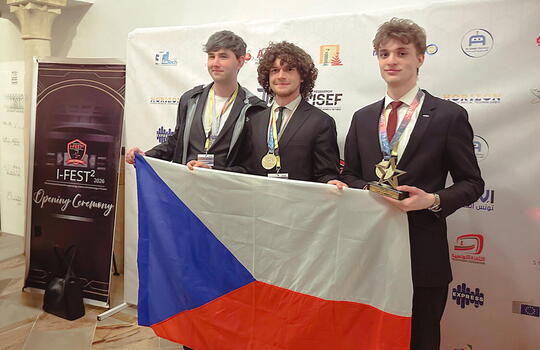 2 zlaté, 1 stříbrná medaile a jednou TOP-10 z mezinárodní soutěže I-FEST2.