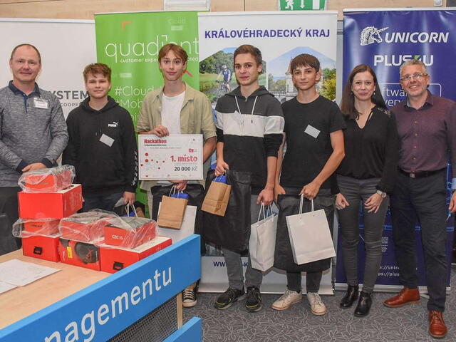 Studenti DELTY zvítězili v Královéhradeckém hackathonu