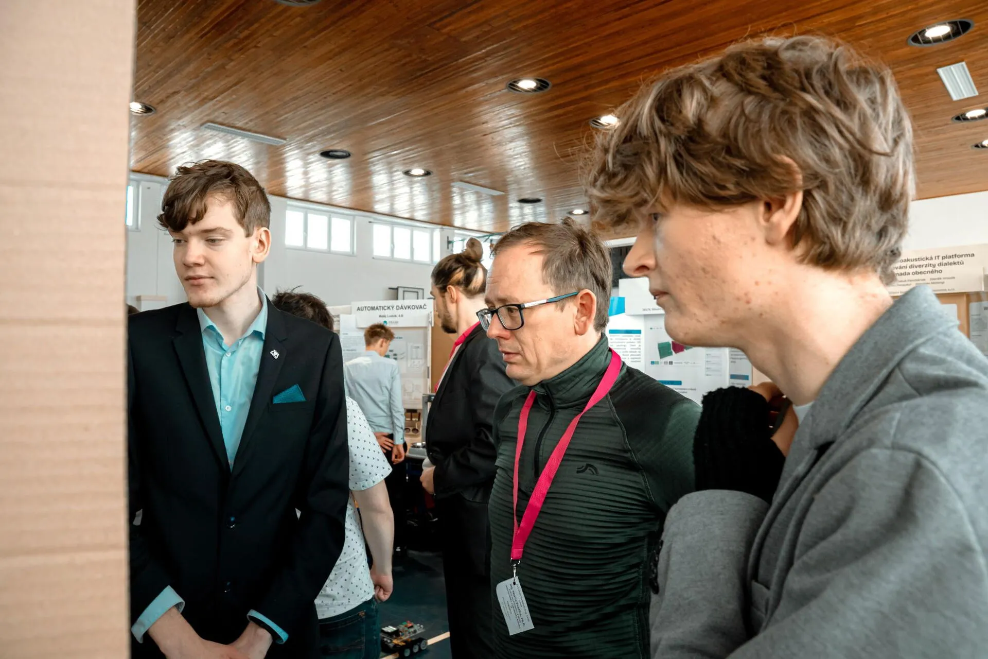 Petr Švestka a Michal Kolakovský při hodnocení svého projektu.