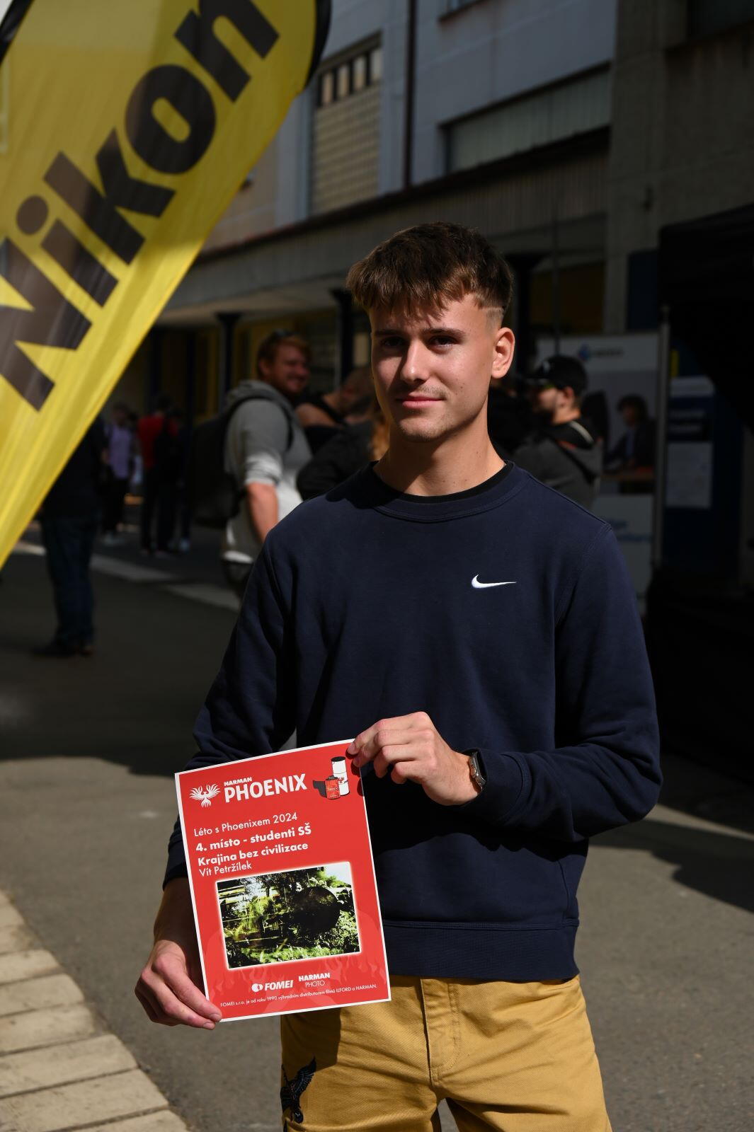 Vítek Petžílek s diplomem za nejlepší fotograii
